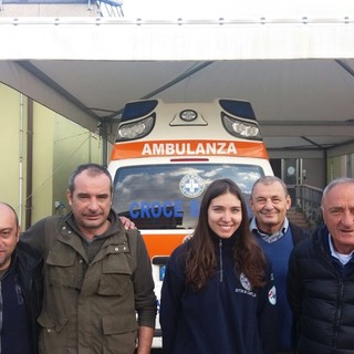 Consegnati beni di prima necessità alle popolazioni colpite dal sisma (FOTO)