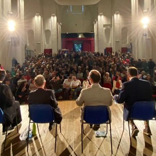 Finale, i proventi della raccolta fondi in occasione del dibattito tra i candidati sindaco a "Il canto della terra"