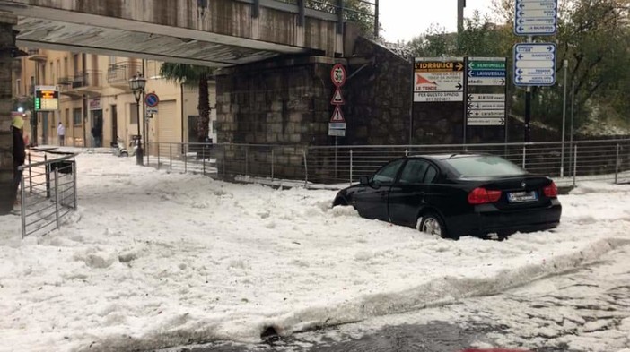 Alassio, rimane intrappolata nel sottopasso di via Diaz: donna salvata dai carabinieri Alassio, rimane intrappolata nel sottopasso di via Diaz: donna salvata dai carabinieri