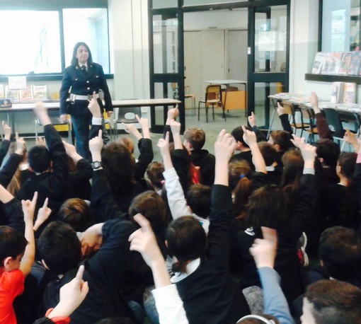 Savona, lezione di legalità con la Polizia alle scuole primarie De Amicis