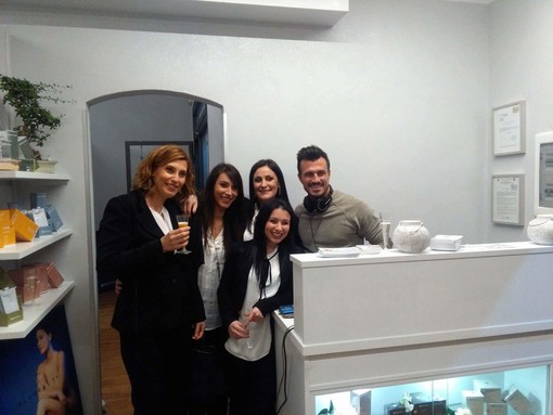 Pietra Ligure, l'ex tronista Luca Dorigo ospite al centro estetico Bluesun (FOTO)