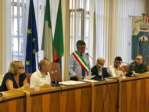 Cengio, ieri il primo Consiglio comunale dell'era Dotta: "Sarò il sindaco di tutti" (FOTO) Cengio, ieri il primo Consiglio comunale dell'era Dotta: "Sarò il sindaco di tutti" (FOTO)