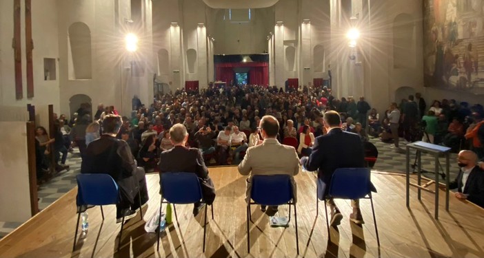 Finale, i proventi della raccolta fondi in occasione del dibattito tra i candidati sindaco a "Il canto della terra" Finale, i proventi della raccolta fondi in occasione del dibattito tra i candidati sindaco a "Il canto della terra"