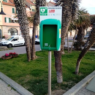 Defibrillatore vandalizzato: denuncia contro ignoti a Pietra Ligure