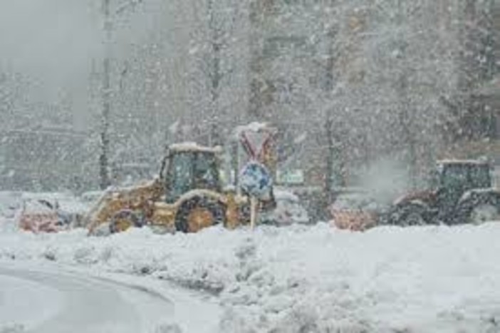 Val Bormida paralizzata dalla neve, Viale e Giampedrone a Briano: "Disponibili a tavolo con Prefettura superata l'emergenza di domani" Val Bormida paralizzata dalla neve, Viale e Giampedrone a Briano: "Disponibili a tavolo con Prefettura superata l'emergenza di domani"