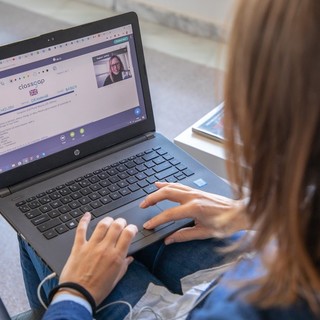 Una serie di video su YouTube per imparare ad utilizzare gli strumenti della didattica a distanza: nello staff anche tre insegnanti savonesi