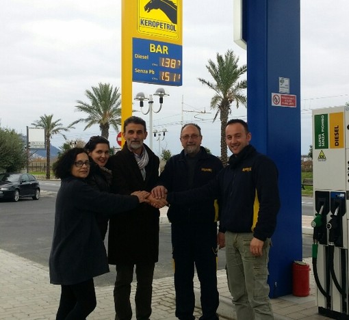 A Pietra Ligure una colonnina per la ricarica delle auto elettriche A Pietra Ligure una colonnina per la ricarica delle auto elettriche