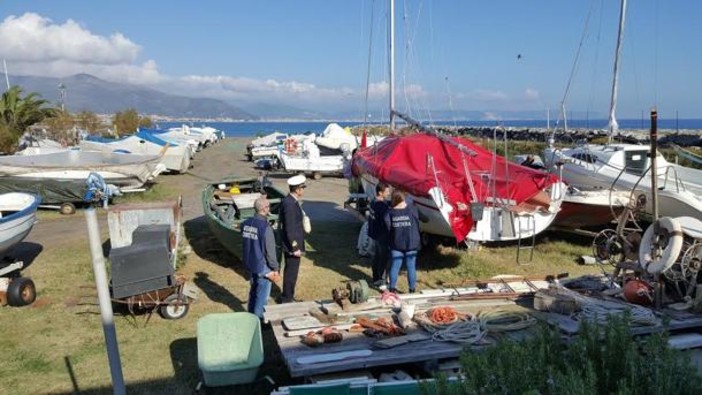 Albenga: la cooperativa “Liguria Pesca Ambiente e Territorio” può riprendere la sua attività. Dissequestrati 5mila metri quadri in darsena Albenga: la cooperativa “Liguria Pesca Ambiente e Territorio” può riprendere la sua attività. Dissequestrati 5mila metri quadri in darsena