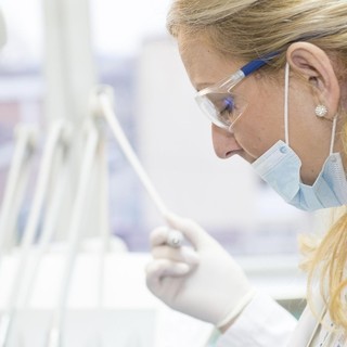 Chirurgia gengivale: trattamenti all’avanguardia per curare salute e bellezza delle gengive