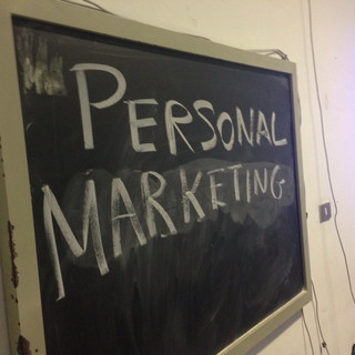 Daniele La Corte e Angelo Marchiano in cattedra all’alberghiero di Finale Ligure per la presentazione del libro “l’Angelo del Turismo”