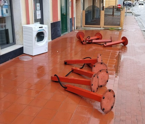 Varazze, paletti di un'attività buttati all'aria. Il titolare: "Ci sono dei vuoti tremendi" Varazze, paletti di un'attività buttati all'aria. Il titolare: "Ci sono dei vuoti tremendi"