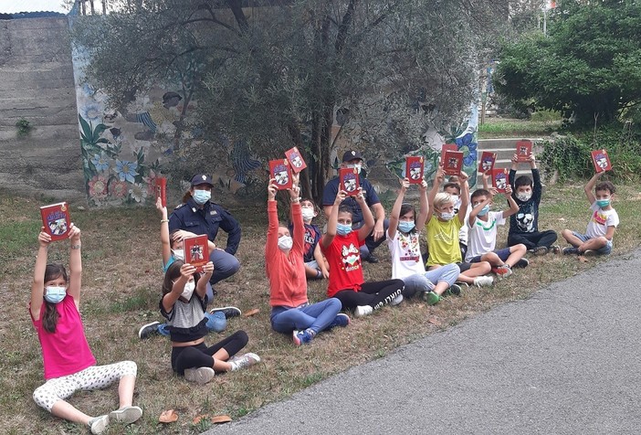 I supereroi della legalità Vis e Musa (e i loro amici a quattro zampe parlanti) nel progetto "Il mio diario" della Polizia di Stato