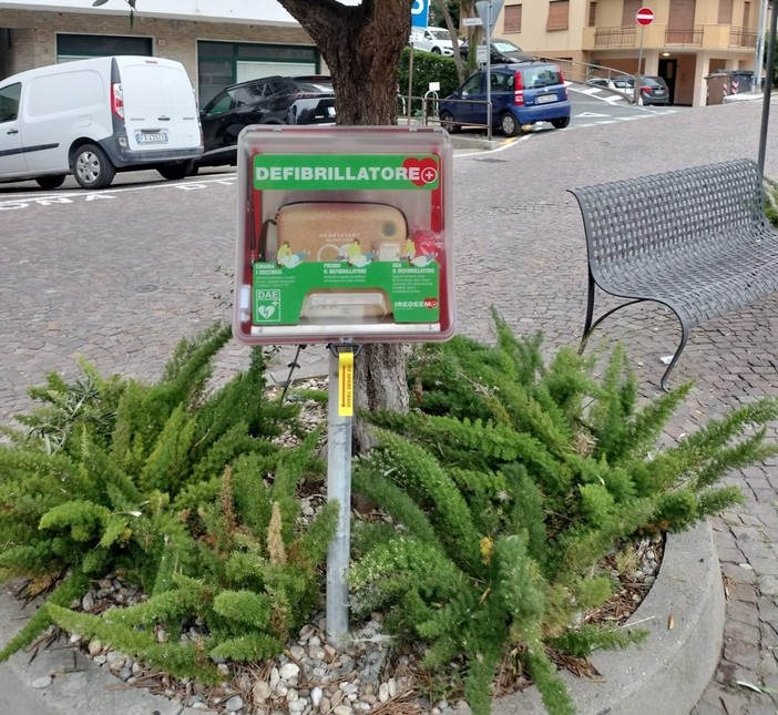 "Sei pronto a salvare una vita?": la Croce Rosa di Celle insegna ad usare il defibrillatore