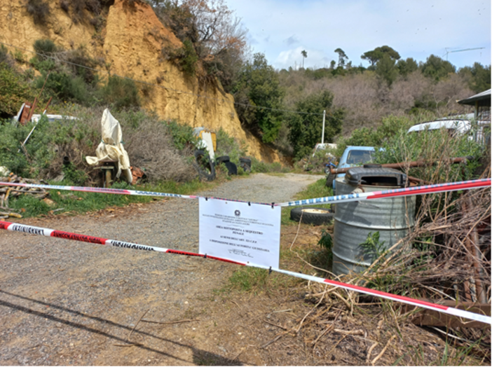 Albenga: tonnellate di rifiuti tombati, la scoperta in una discarica abusiva sequestrata ad aprile