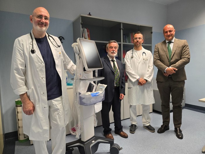 Santa Corona, la Fondazione “Una Mano per gli Altri” dona due ecografi al Pronto Soccorso