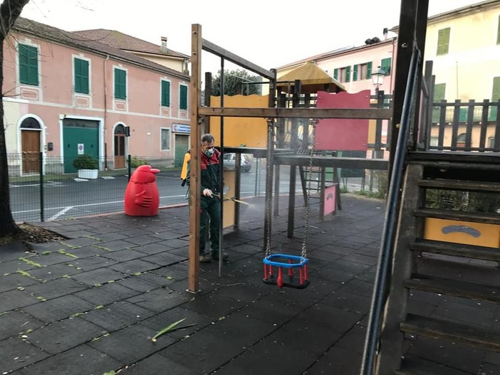 Calice, parchi gioco riservati agli "under12". Comi: "Misura a tutela delle strutture. Ma massima comprensione"