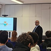 Educazione alla salute: incontri con il dottor Eugenio Oreste Volpi per le classi seconde dell’IIS Patetta di Cairo Montenotte Educazione alla salute: incontri con il dottor Eugenio Oreste Volpi per le classi seconde dell’IIS Patetta di Cairo Montenotte