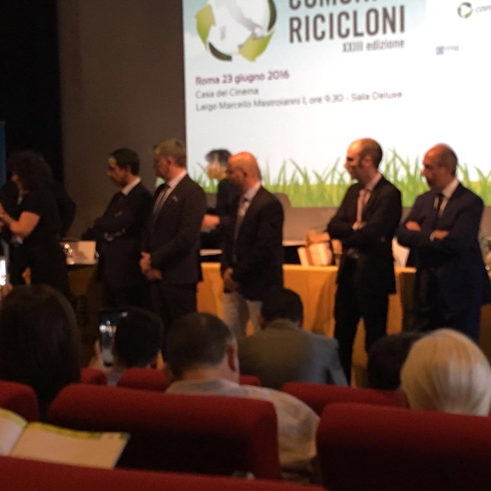 Dego si aggiudica il premio "Comune Riciclone 2016" (VIDEO)