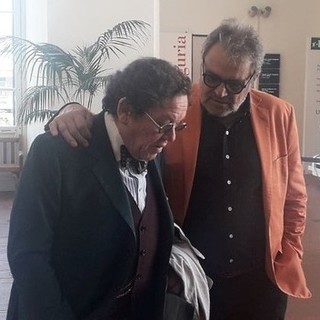 Frase choc sul crollo del ponte Morandi: Oliviero Toscani si scusa: "Sono distrutto umanamente"