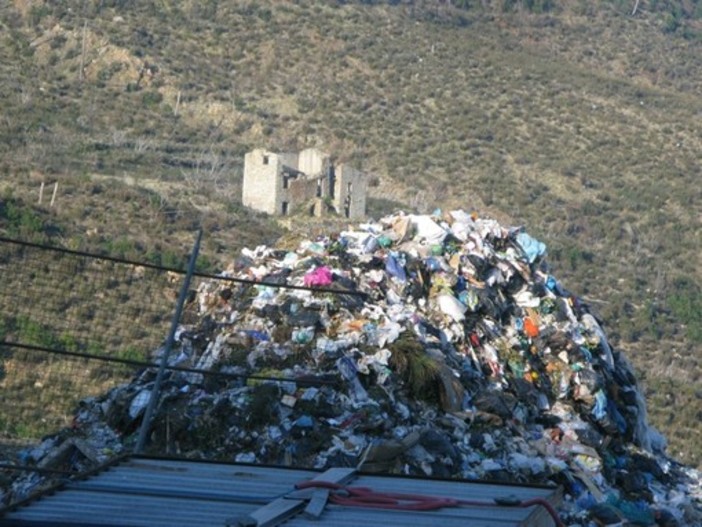 Eventuale chiusura della discarica Ramognina di Varazze: Ercolini offre una consulenza gratuita Eventuale chiusura della discarica Ramognina di Varazze: Ercolini offre una consulenza gratuita