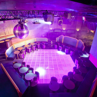 Le discoteche attendono l'ok per i protocolli dal Cts. Ma c'è già chi balla e scatta la rabbia dei gestori