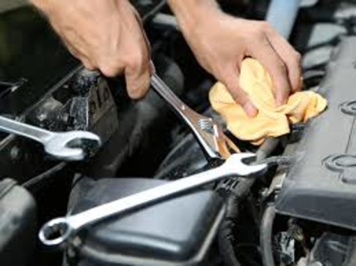 Assistenza alle autovetture: in Liguria spesi 642 milioni di euro nel 2014 Assistenza alle autovetture: in Liguria spesi 642 milioni di euro nel 2014