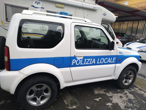 La Polizia Locale di Albenga dona "nuova vita" ad altre due auto sequestrate: diventeranno mezzi da pattugliamento "in uniforme"