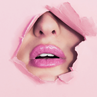 Supera le insicurezze con chiamate erotiche su misura