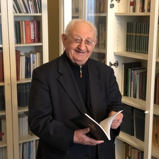 Monsignor Gandolfo è a capo della Biblioteca Diocesana di Albenga