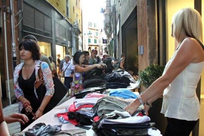 Savona, il 24 e il 25 agosto l'appuntamento con "Desbarassu e Aperishopping"