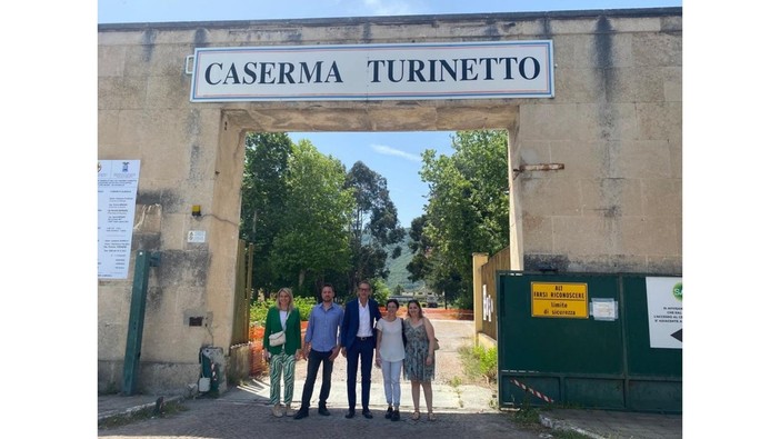 Iniziata la demolizione della Caserma Turinetto ad Albenga. Come direbbe Jovanotti "È l’inizio di una nuova era" (FOTO e VIDEO) Iniziata la demolizione della Caserma Turinetto ad Albenga. Come direbbe Jovanotti "È l’inizio di una nuova era" (FOTO e VIDEO)
