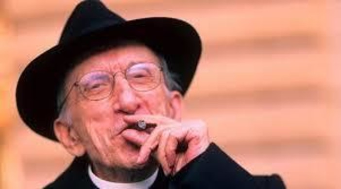 Albenga, Fieui: "Vandali strappano tutti i manifesti del gran concerto per Don Gallo, ma noi non ci arrendiamo"