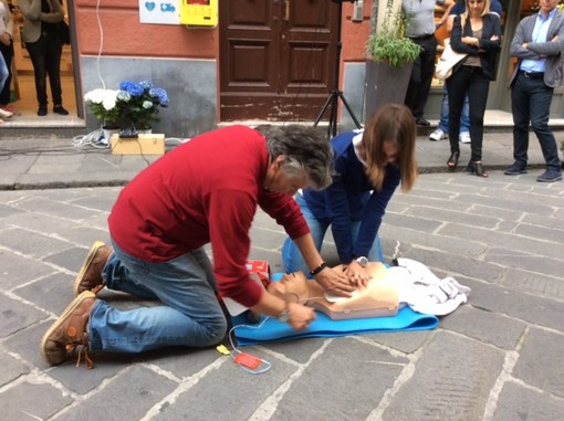 Albenga: Sant'Eulalia dona il defibrillatore