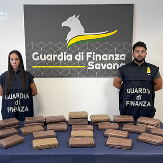 Nel vano nascosto del camper 34 kg di cocaina: due arresti (VIDEO)