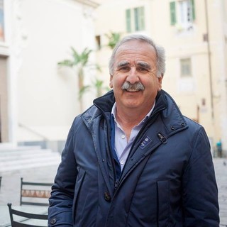 Stella, anche il vicepresidente del Consiglio regionale Luigi De Vincenzi alla fiaccolata in ricordo di Sandro Pertini