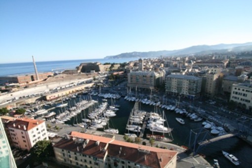 Deposito di bitume nella Darsena di Savona: i dubbi della minoranza in un'interrogazione