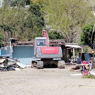 Celle, scattati i lavori di demolizione dell'ex ristorante "Il Pitosforo"