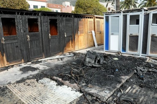 Ceriale: due minorenni gli incendiari dei bagni Den Haag Ceriale: due minorenni gli incendiari dei bagni Den Haag