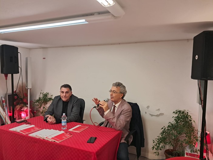 "Disagio, Devianza e Criminalità. Oltre gli equivoci e le ambiguità": presentata la rivista alla Ubik di Savona (FOTO) "Disagio, Devianza e Criminalità. Oltre gli equivoci e le ambiguità": presentata la rivista alla Ubik di Savona (FOTO)