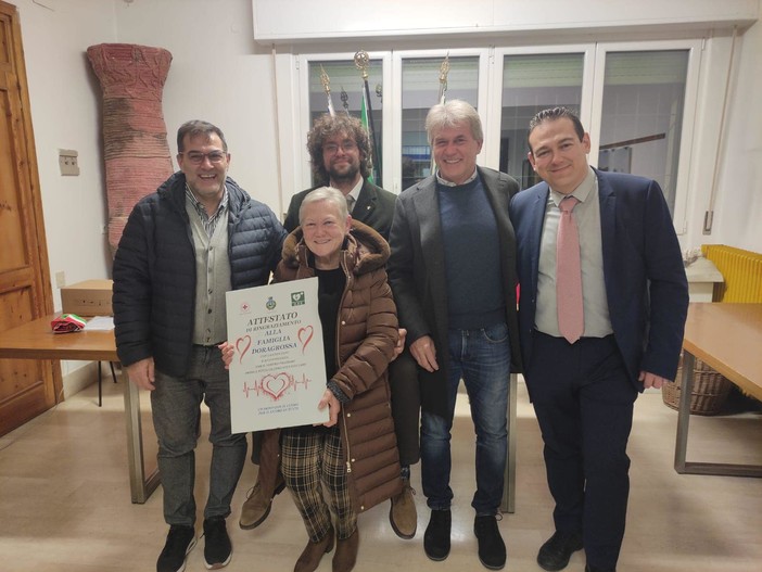 Stella, donato dalla famiglia Doragrossa un defibrillatore alla comunità (FOTO)