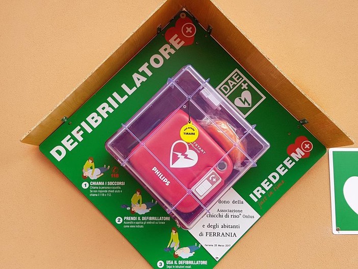 Malore nella piscina Zanelli, Vilderio: "Defibrillatore salvavita. Importantissima la sua presenza e i corsi per saperlo utilizzare" Malore nella piscina Zanelli, Vilderio: "Defibrillatore salvavita. Importantissima la sua presenza e i corsi per saperlo utilizzare"