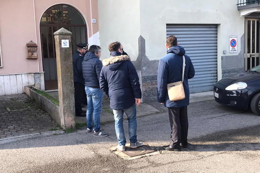 Tragedia familiare a Carcare: figlio spara all'anziana madre e poi si toglie la vita Tragedia familiare a Carcare: figlio spara all'anziana madre e poi si toglie la vita