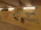 &quot;Welcome to disagio&quot;: degrado nel corridoio della stazione di Savona (FOTO)