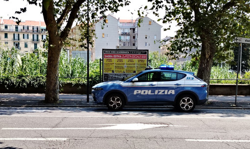 Savona, fanno i giocolieri in Corso Ricci ma avevano i fogli di Via del Questore: tre i denunciati Savona, fanno i giocolieri in Corso Ricci ma avevano i fogli di Via del Questore: tre i denunciati