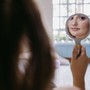 Specchio da trucco: come scegliere quello giusto per la propria beauty routine Specchio da trucco: come scegliere quello giusto per la propria beauty routine