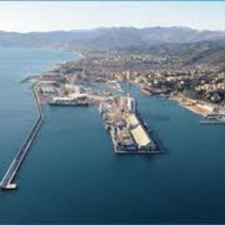 Portualità, Lunardon:"Toti il lottizzatore metta giù le mani dai porti liguri"