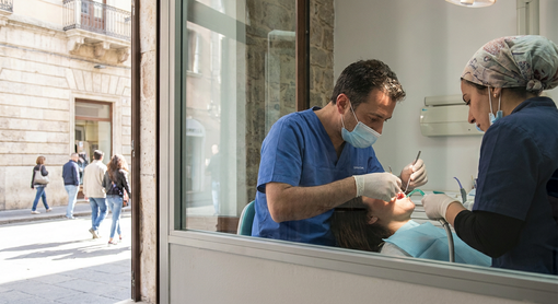 Impianti dentali Sassari: guida sicura con Studio Yari Basente Impianti dentali Sassari: guida sicura con Studio Yari Basente