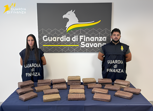 Nel vano nascosto del camper 34 kg di cocaina: due arresti (VIDEO) Nel vano nascosto del camper 34 kg di cocaina: due arresti (VIDEO)