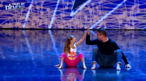 Daniel e Aurora conquistano i giudici di Italia's Got Talent con i loro balli e i loro sguardi complici