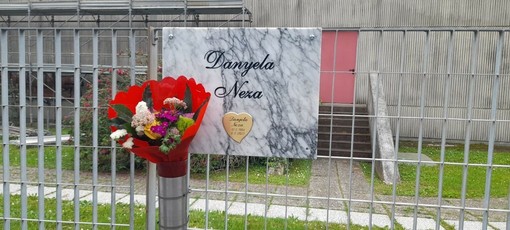 Savona, un roseto per Danyela Neza: la memoria diventa impegno civile